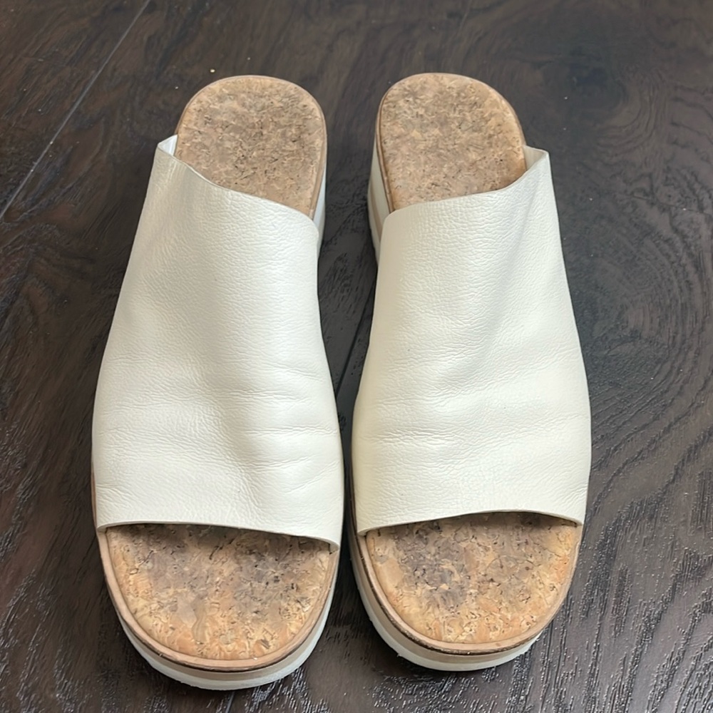 Vince Cream Leather Sandals